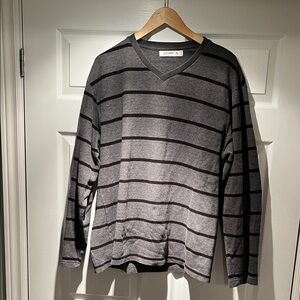 Old Navy Men's Gray and Black Striped V-Neck Sweater